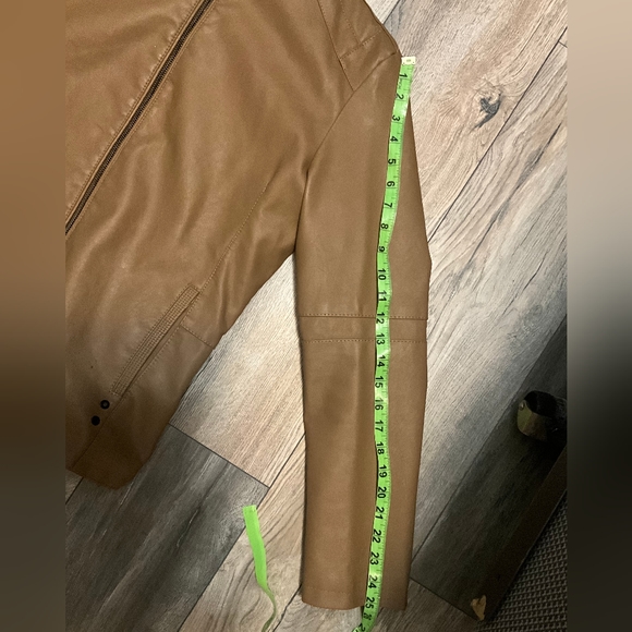 Leather jacket - Picture 5 of 6